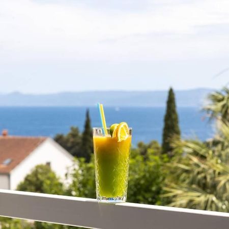 Holiday In Bol **** Yellow エクステリア 写真